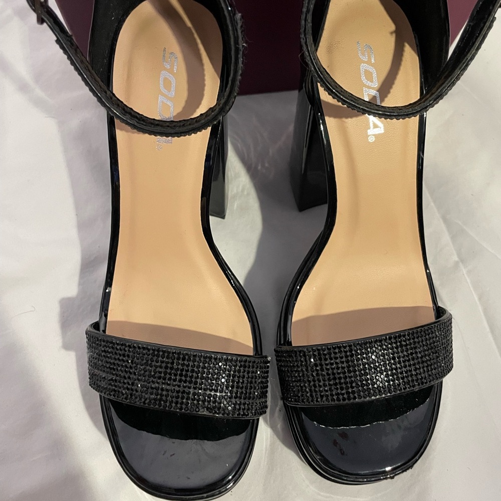 Soda Black Heeled Shoes Elegant Design